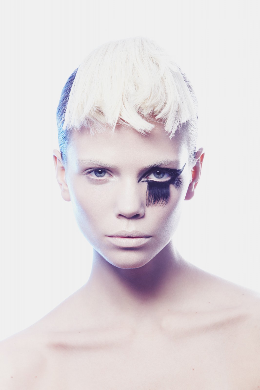 ELOISE FASHIONBOOK